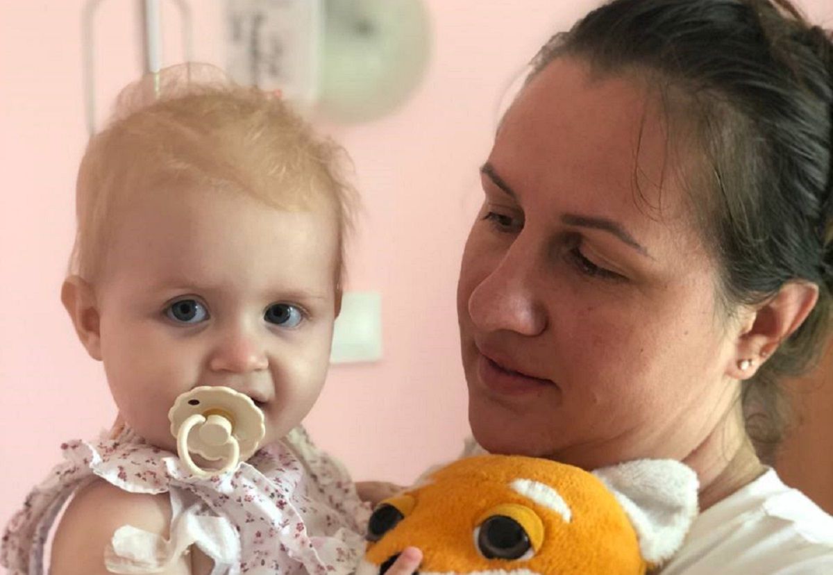 Львівські лікарі врятували однорічну дівчинку з пухлиною у грудях