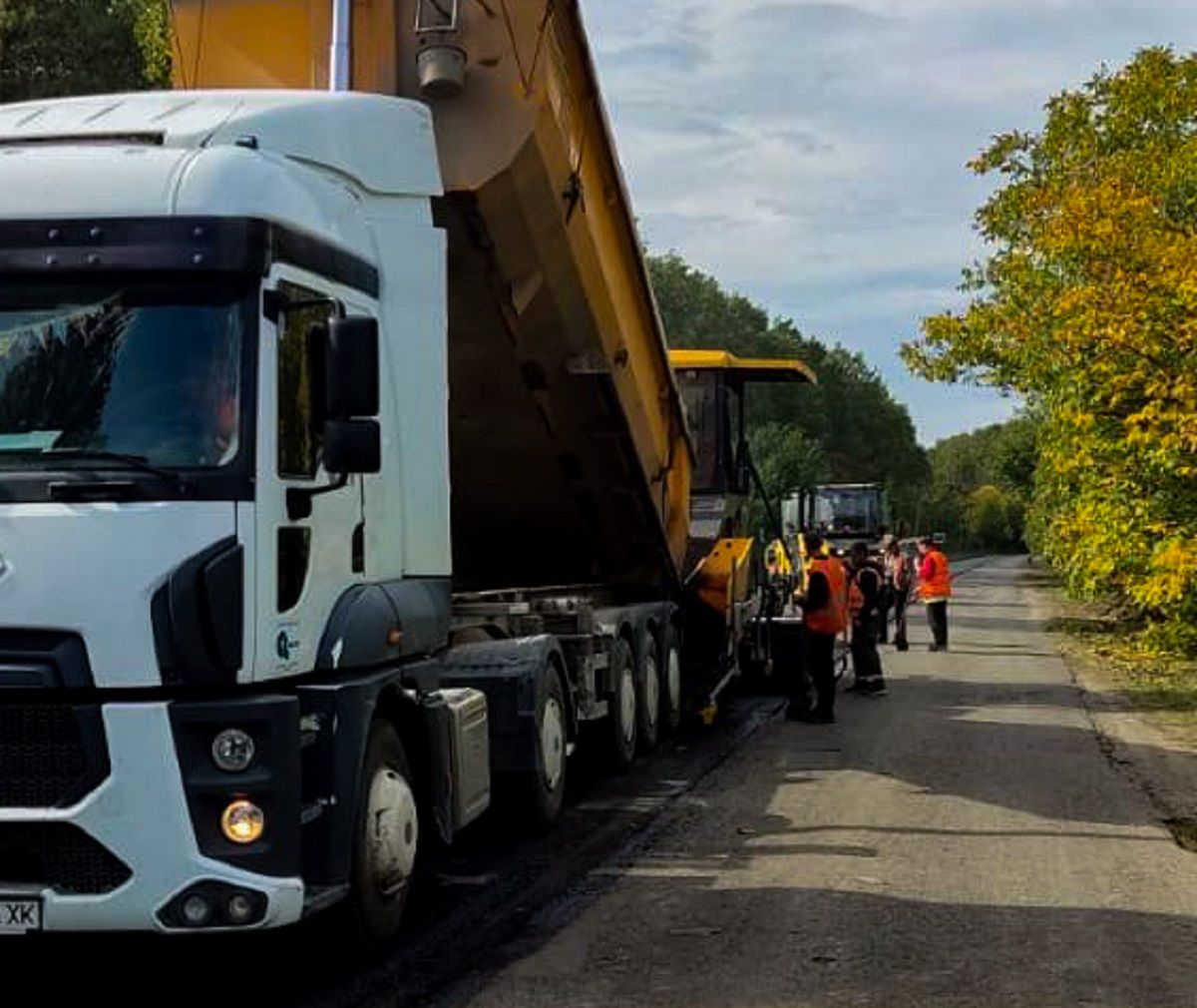 На Буковині розпочали ремонт дороги до кордону з Молдовою