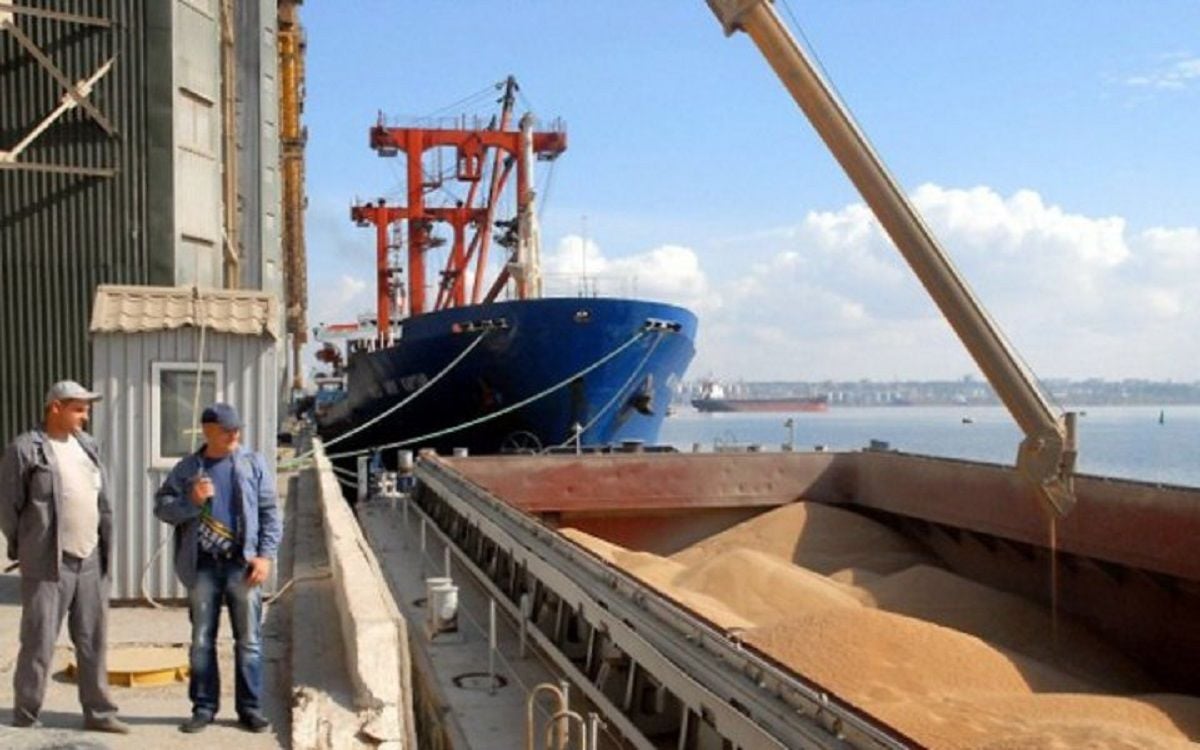Росія заробила на краденому українському збіжжі не менше 530 млн доларів