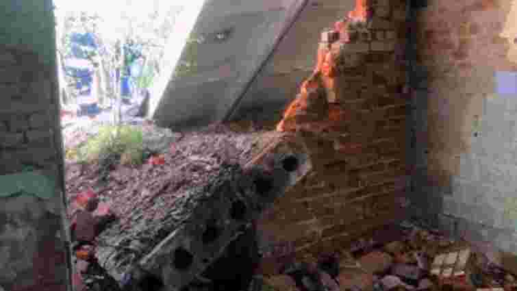 Під час демонтажу даху будинку біля Львова загинув 46-річний робітник