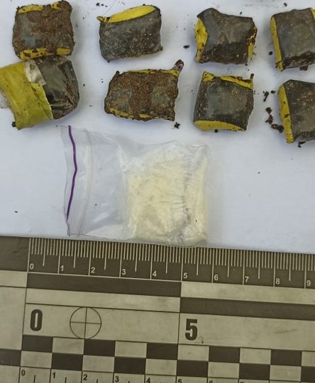 За збут наркотиків загрожує до десяти років позбавлення волі (фото поліції)