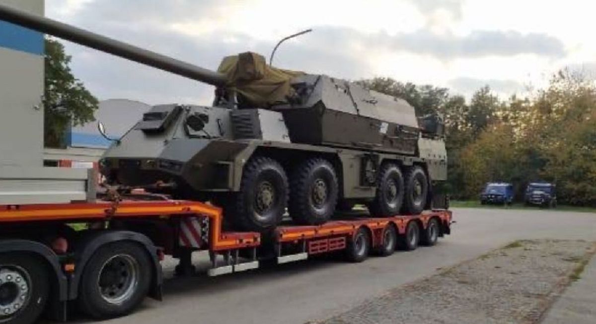 Словаччина передала Україні дві САУ Zuzana-2 «з нагоди 70-річчя Путіна»