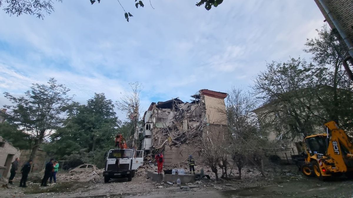Кількість загиблих від удару по центру Запоріжжя 6 жовтня зросла до 20