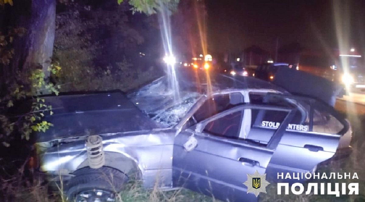 Внаслідок перекидання BMW поблизу Чернівців загинула 15-річна дівчина