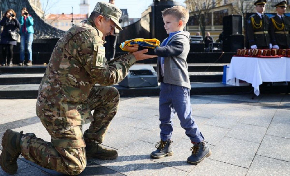 З нагоди Дня захисників у Львові нагородили військових та волонтерів