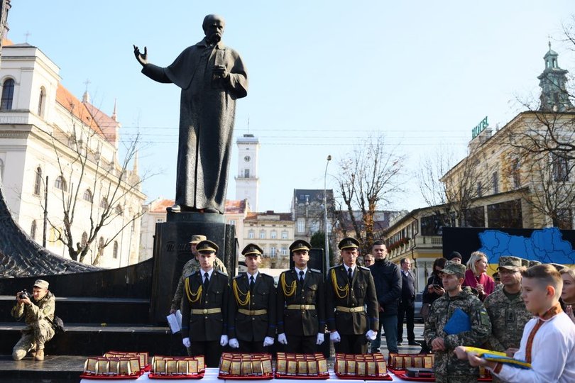 З нагоди Дня захисників у Львові нагородили військових та волонтерів. Список 13