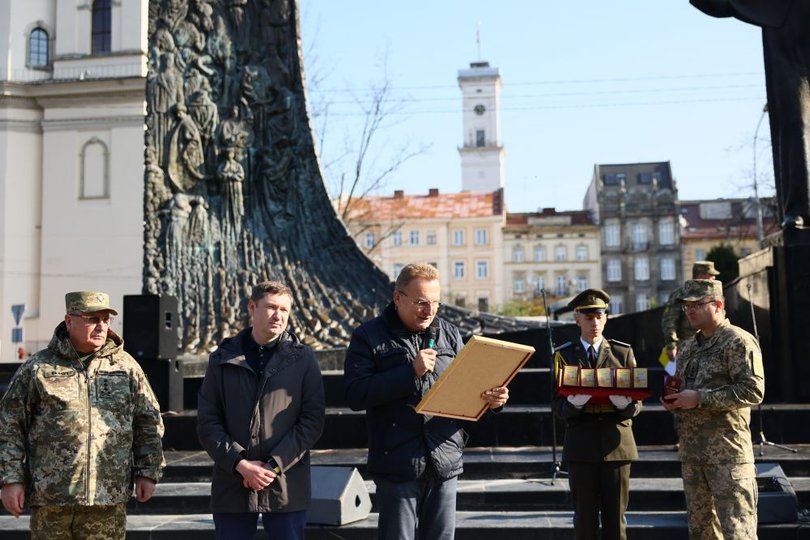 З нагоди Дня захисників у Львові нагородили військових та волонтерів. Список 16