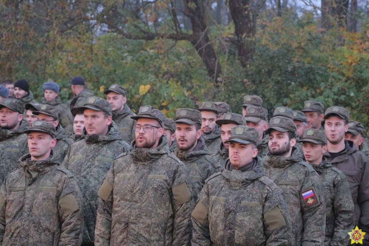 До Білорусі мають прибути до 9 тис. російських військових