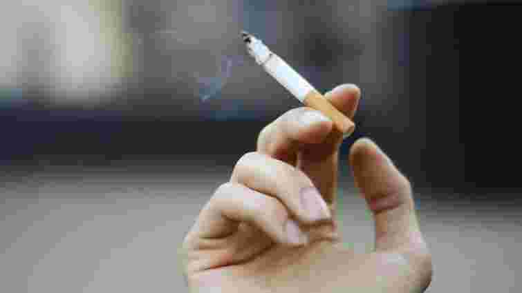 МОЗ запустило платформу для скарг на куріння у громадських місцях