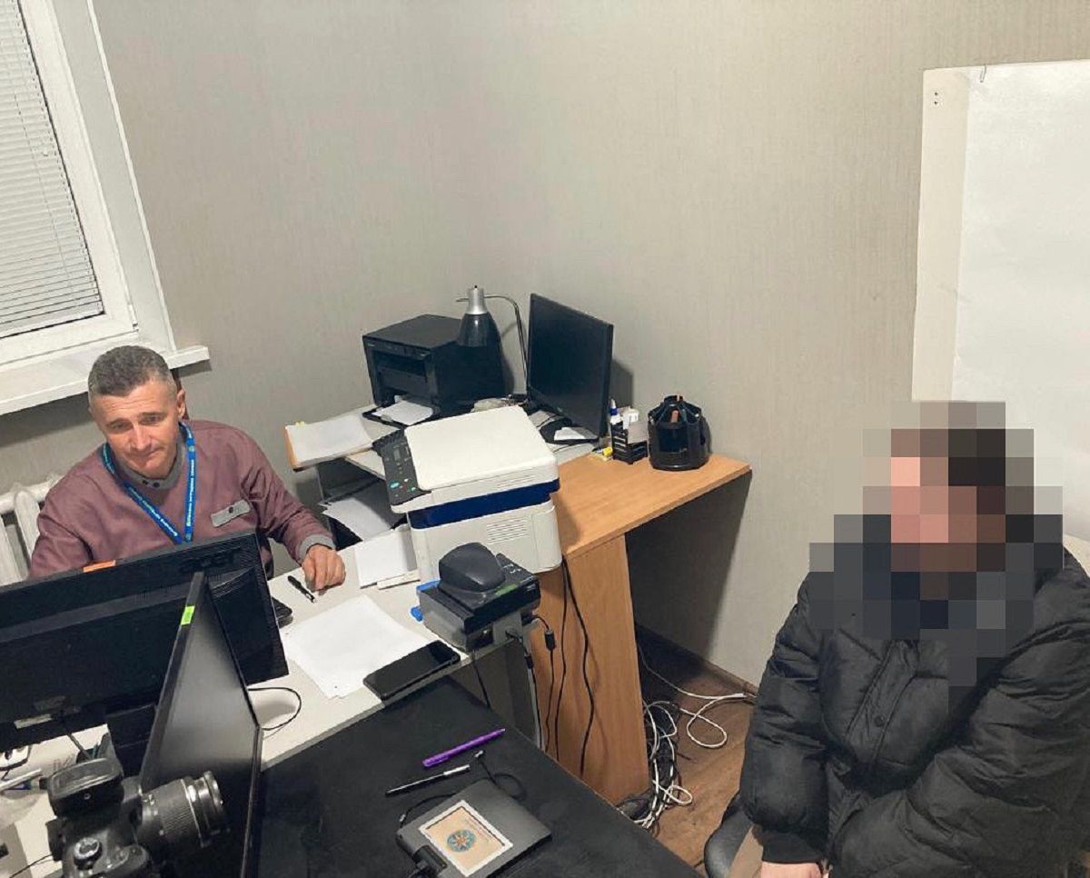Міграційна служба видворила росіянку, яка нелегально проживала на Хмельниччині