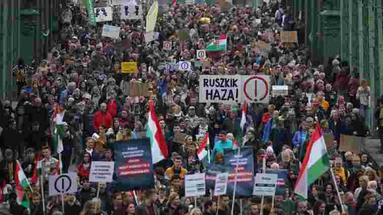 В Угорщині на антиурядові протести вийшли тисячі людей