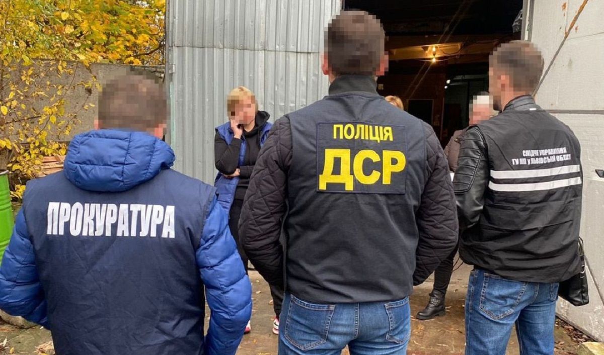 Керівницю львівського благодійного фонду затримали за допомогу у втечі ухилянтам