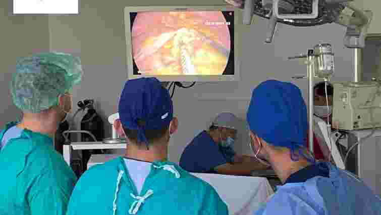 Волинські медики прооперували 63-річну пацієнтку зі шлунком в грудній порожнині