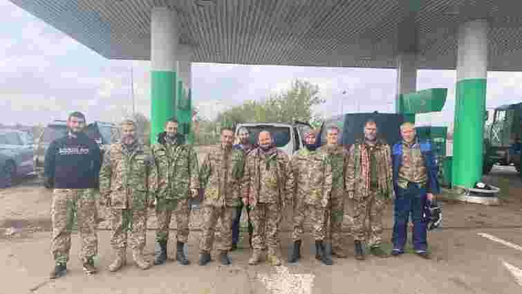 Україна повернула додому десятьох воїнів і тіло американського добровольця