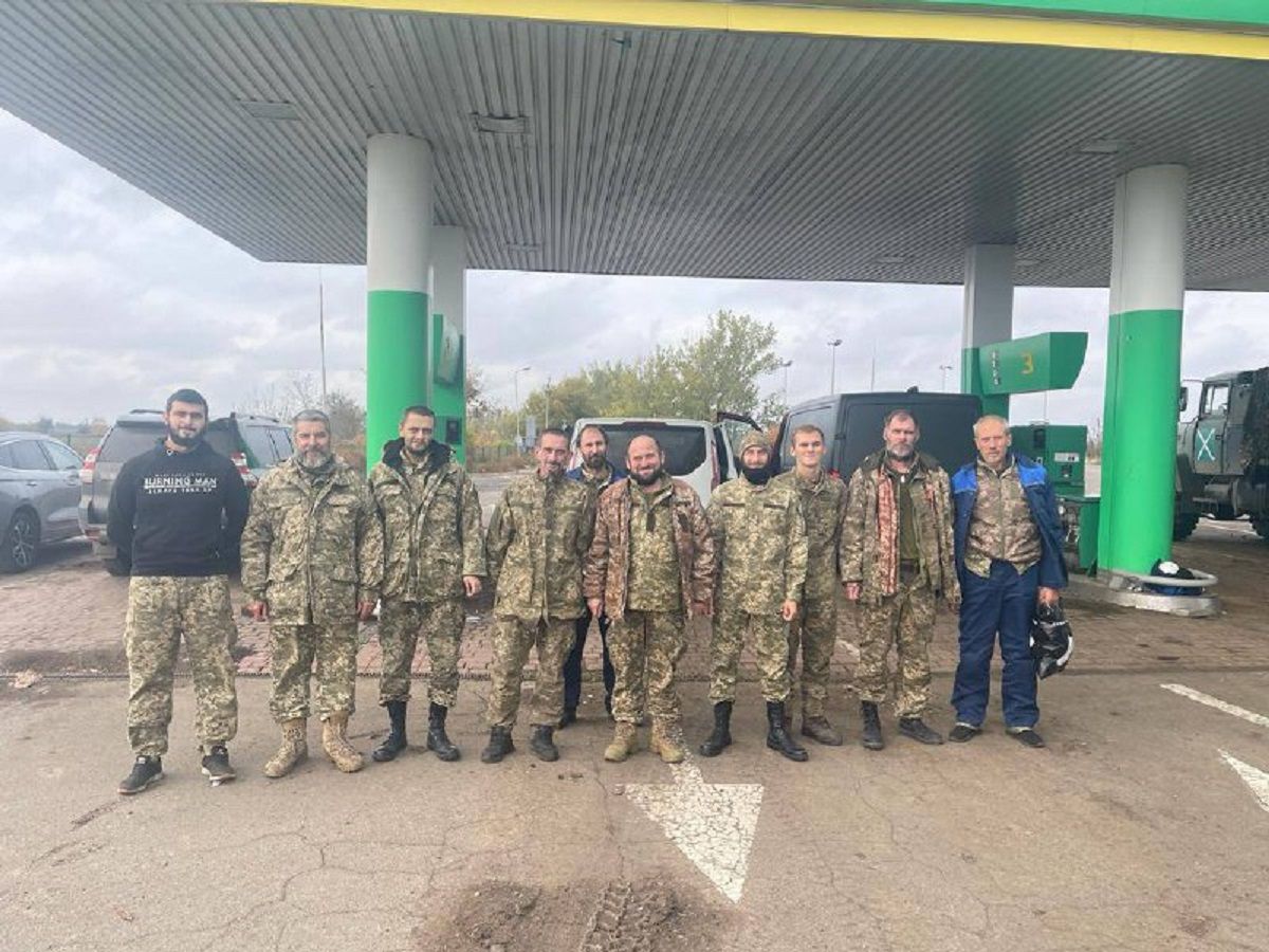 Україна повернула додому десятьох воїнів і тіло американського добровольця