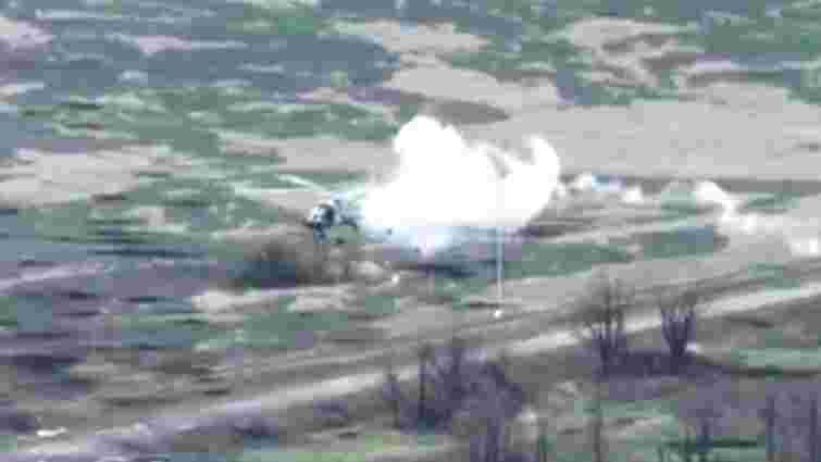 Українські зенітники показали відео знищення російського Мі-8 на Донеччині