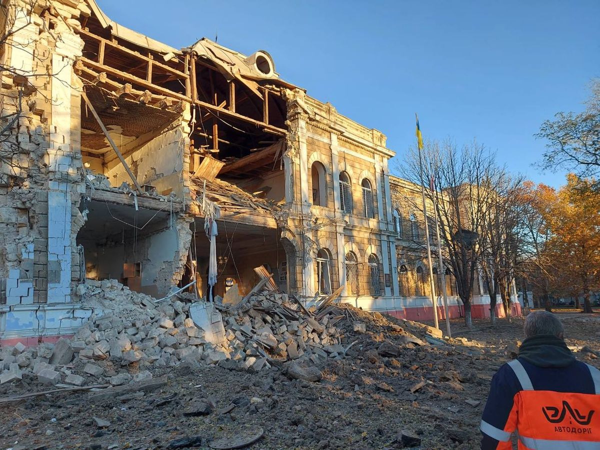 Росія масовано вдарила по закладах освіти і приватних будинках Миколаєва
