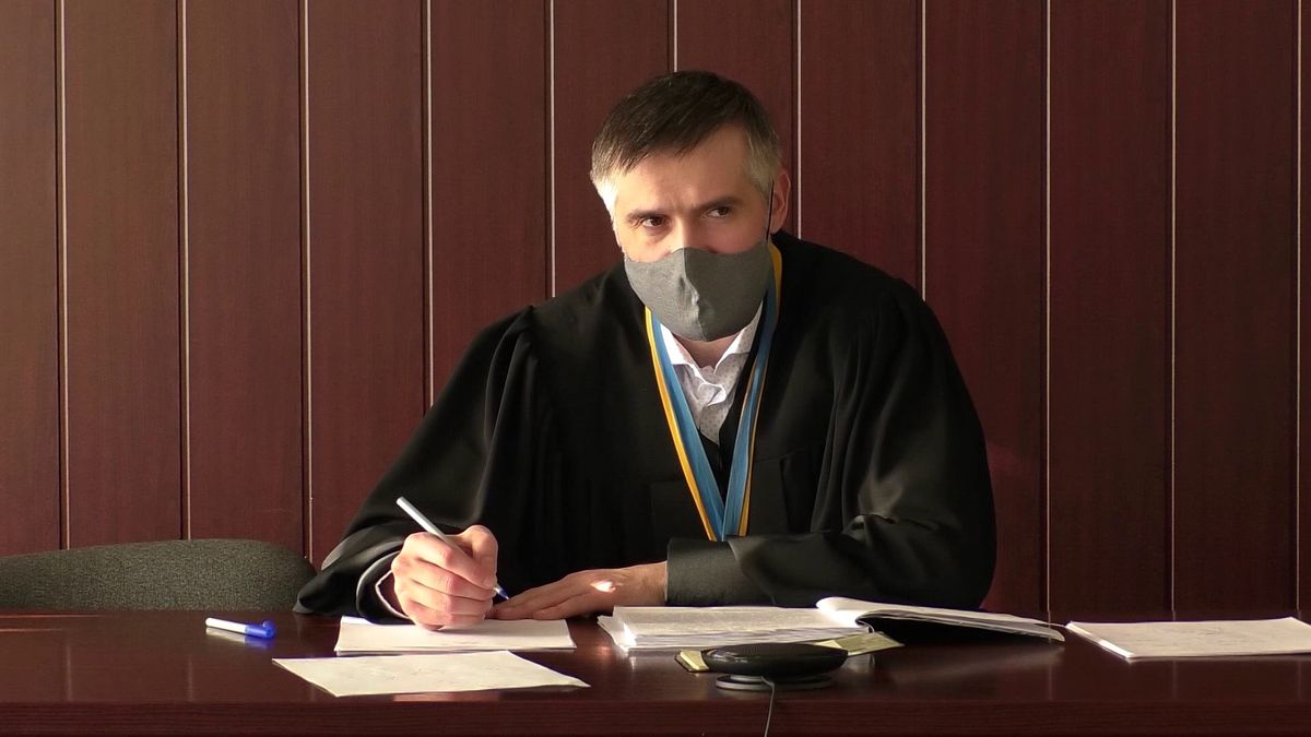 Одеський суддя зобов’язав кур'єра Glovo переглянути фільм про сенс життя