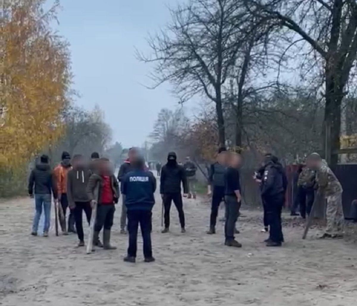 Поліція затримала учасників масової бійки бурштинокопачів на Рівненщині