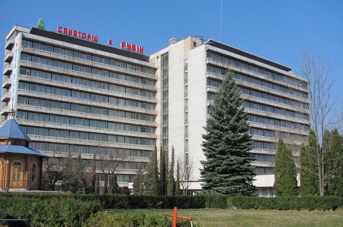 Закинуті санаторії у Трускавці перебудують під житло для переселенців
