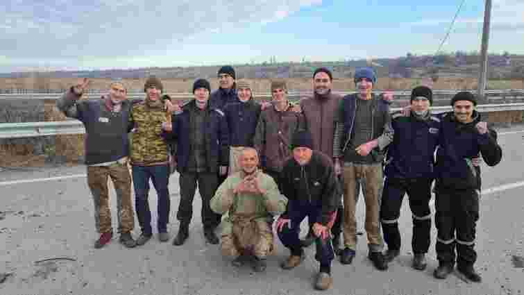 З російського полону звільнили ще 107 українських захисників