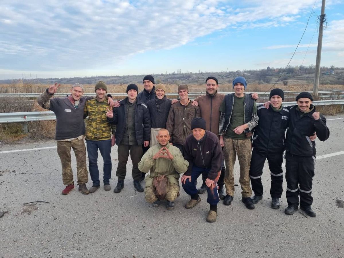 З російського полону звільнили ще 107 українських захисників