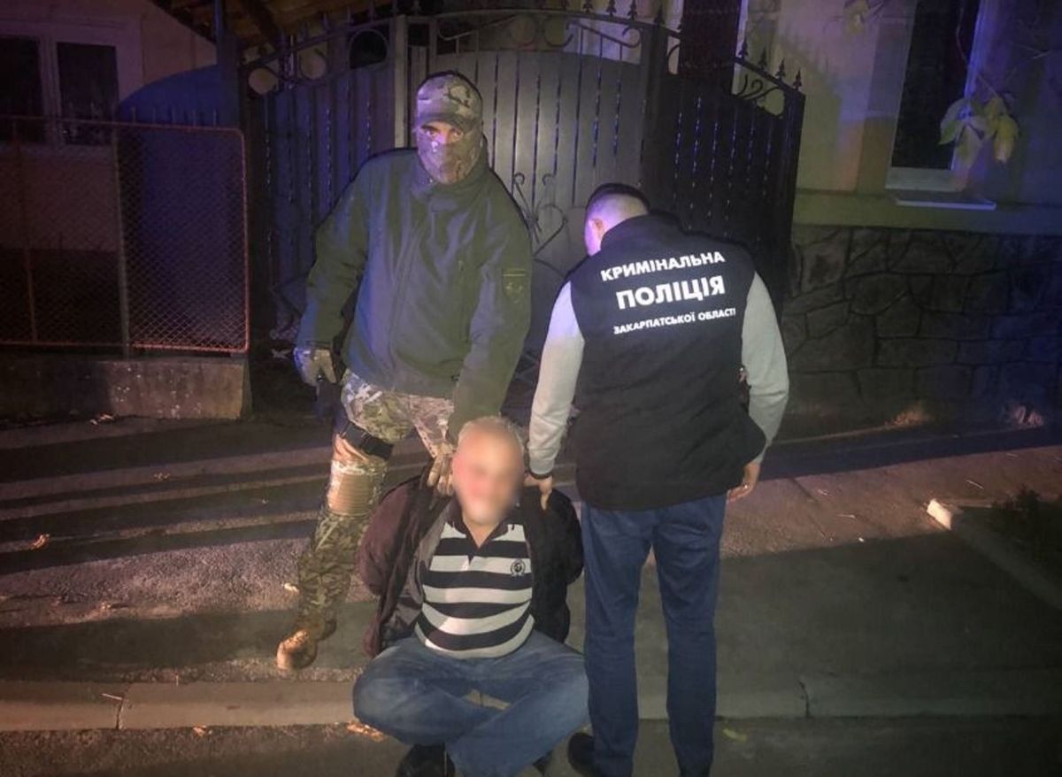 Поліція затримала 52-річного чоловіка за замах на вбивство мешканця Мукачева 