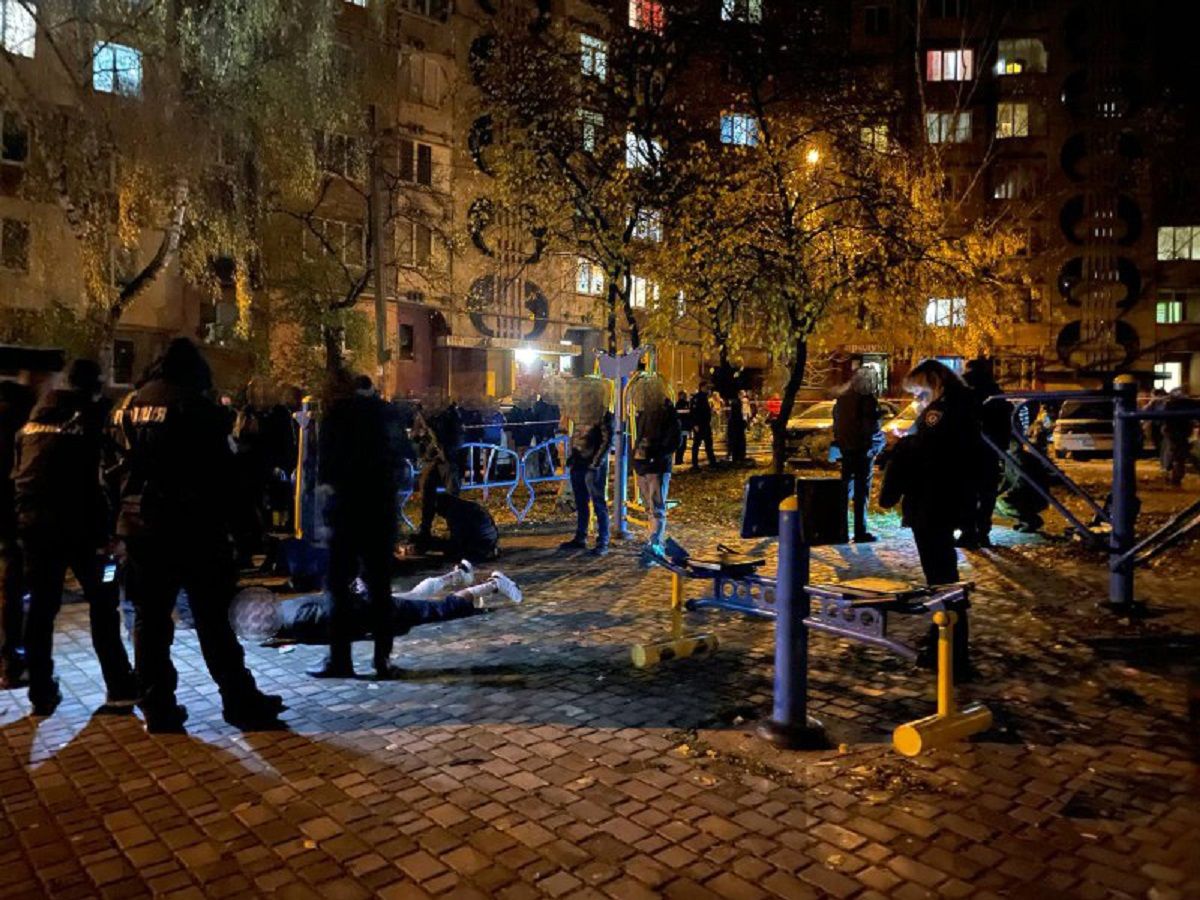Невідомий підірвав гранату на дитмайданчику у Рівному