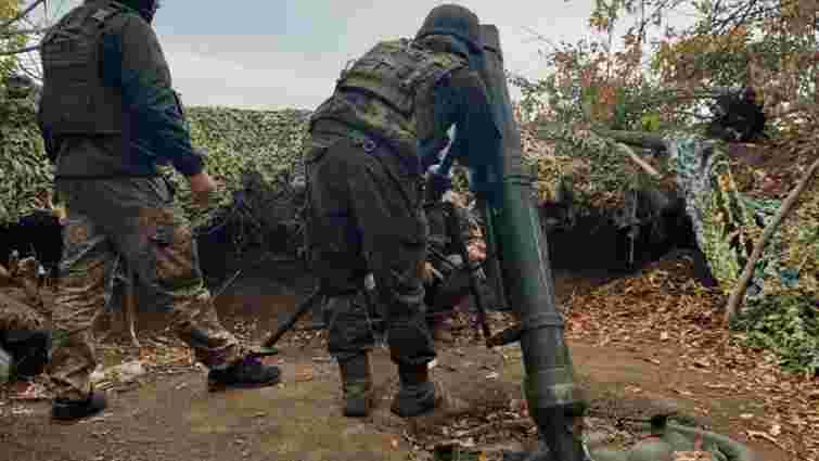 Прикордонники показали, як на Донеччині знищили бліндаж з окупантами