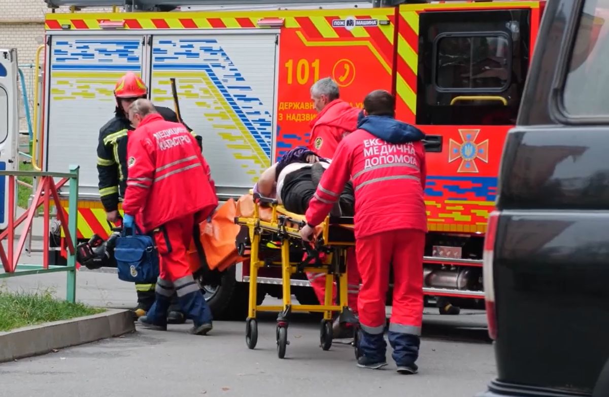 Мешканка Хмельницького впала у ліфтову шахту з четвертого поверху