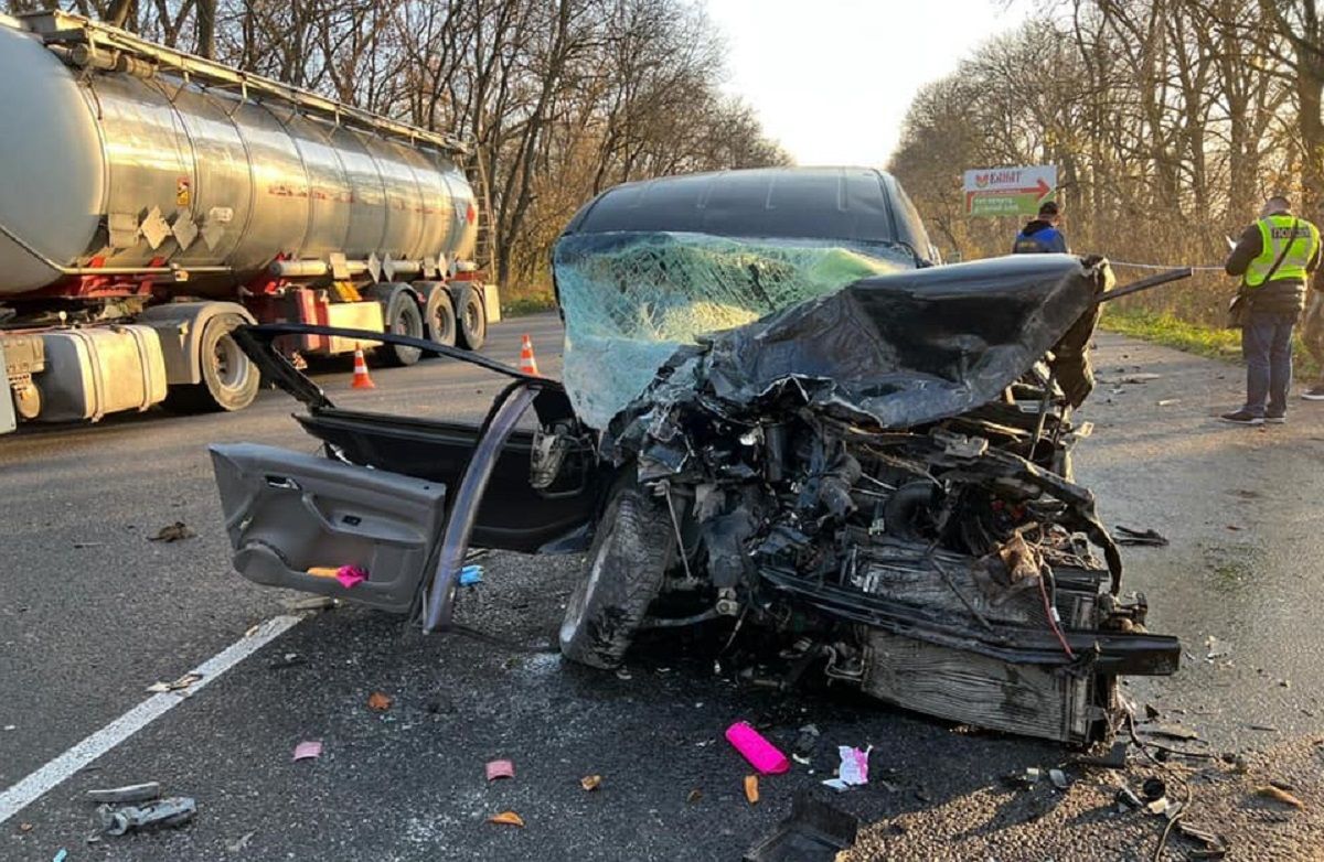 Вагітна 24-річна водійка постраждала у потрійній ДТП на Хмельниччині