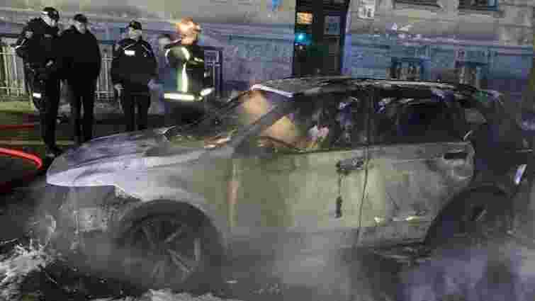 33-річний злочинець підпалив автомобіль у центрі Львова