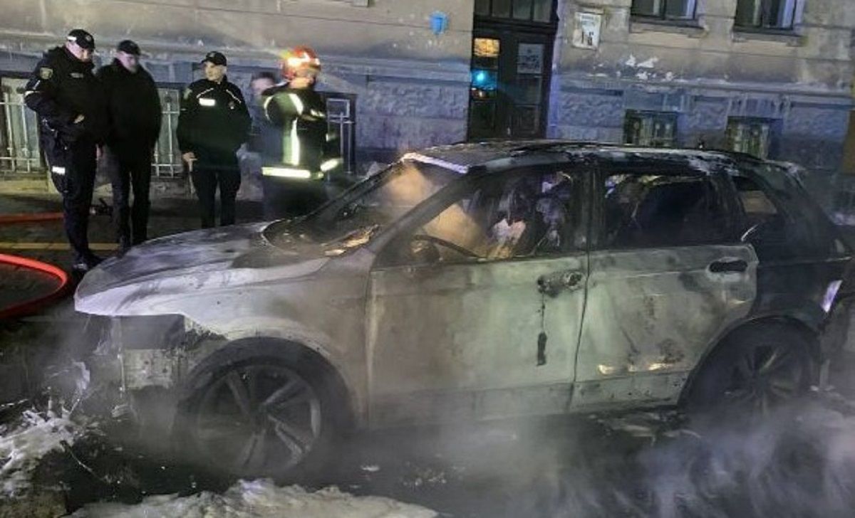 33-річний злочинець підпалив автомобіль у центрі Львова
