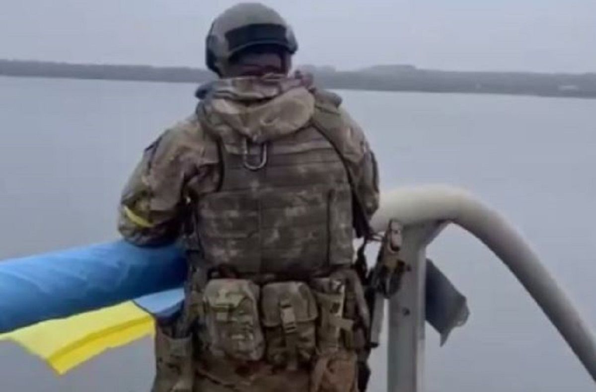 ЗСУ підняли українські прапори над селом Львове та Антонівським мостом на Херсонщині