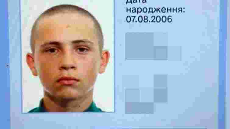Рівненська поліція оголосила у розшук 16-річного юнака, який втік на батьковому авто