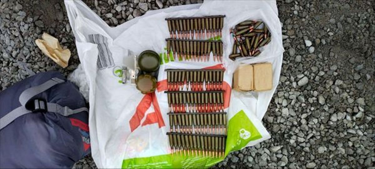 На вокзалі у Франківську поліція затримала двох озброєних чоловіків 
