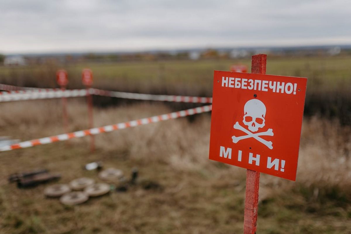 Спеціалісти з Кіпру та Латвії вчитимуть українських військових розміновувати території