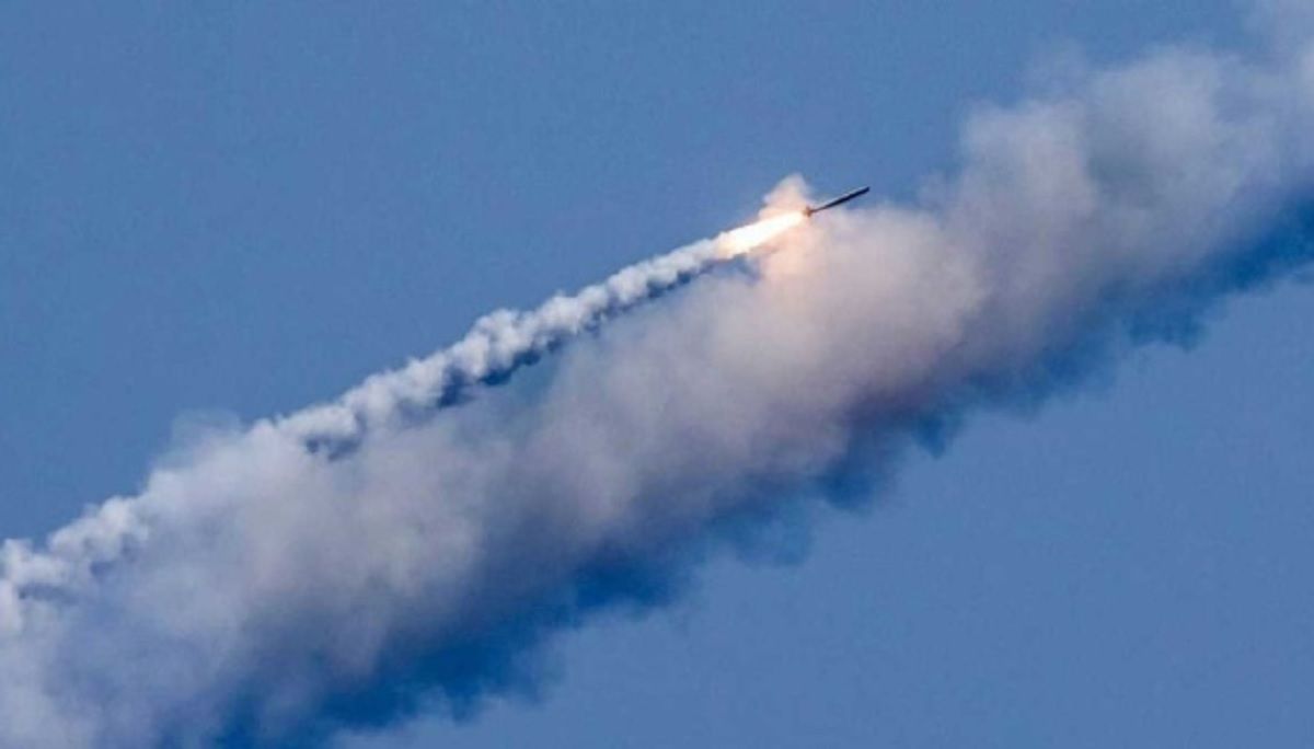 Росія випустила по українських територіях близько ста ракет