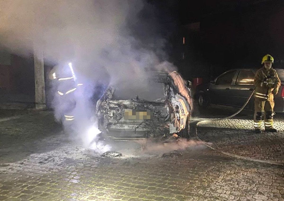 Ввечері у Рівному спалили Volvo власника місцевого спортклубу