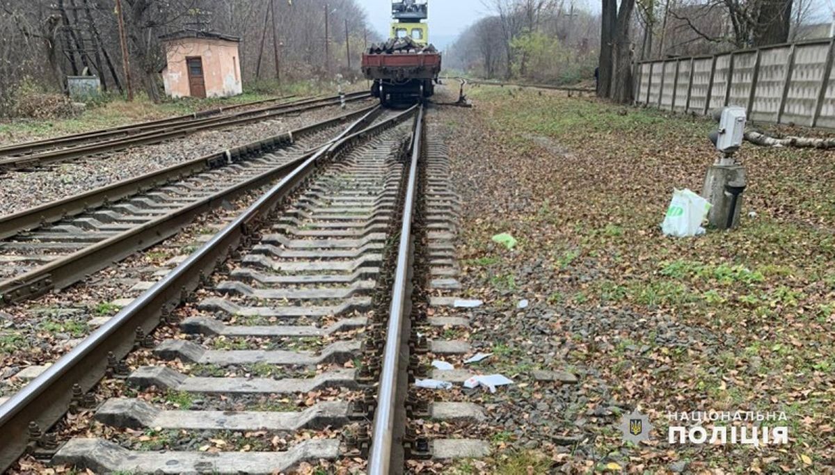 На переїзді у Чернівцях внаслідок наїзду автодрезини загинула жінка