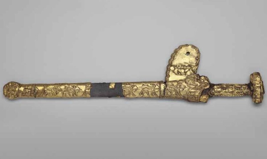Залізний меч у піхвах із золотими плакуванням. VII ст. до н.е. 