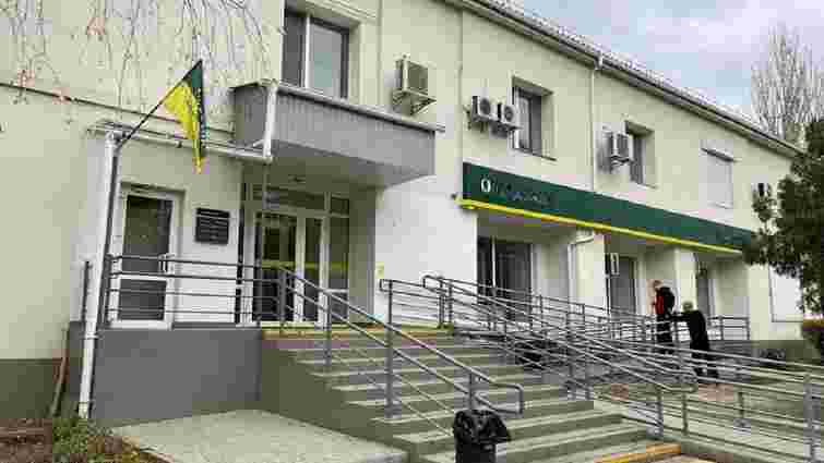 В Херсоні відновили роботу відділення «ПриватБанку», «Ощадбанку» і «Укргазбанку»