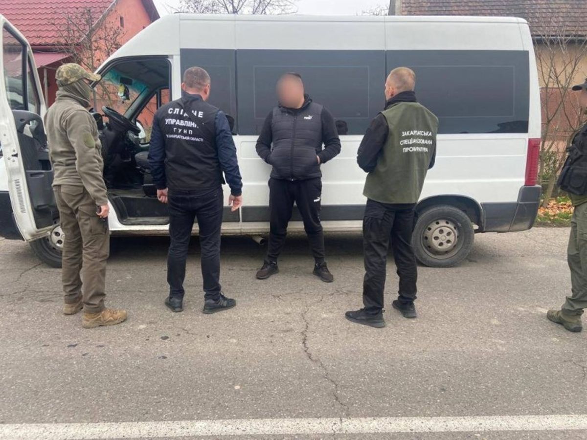 29-річний закарпатець оформив 11 ухилянтів водіями міжнародних рейсів