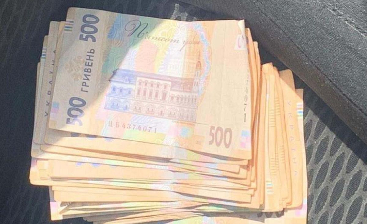 22-річного львів’янина затримали за подвійний хабар поліцейському