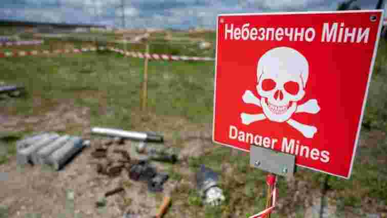 Вибухівкою забруднено близько третини території України