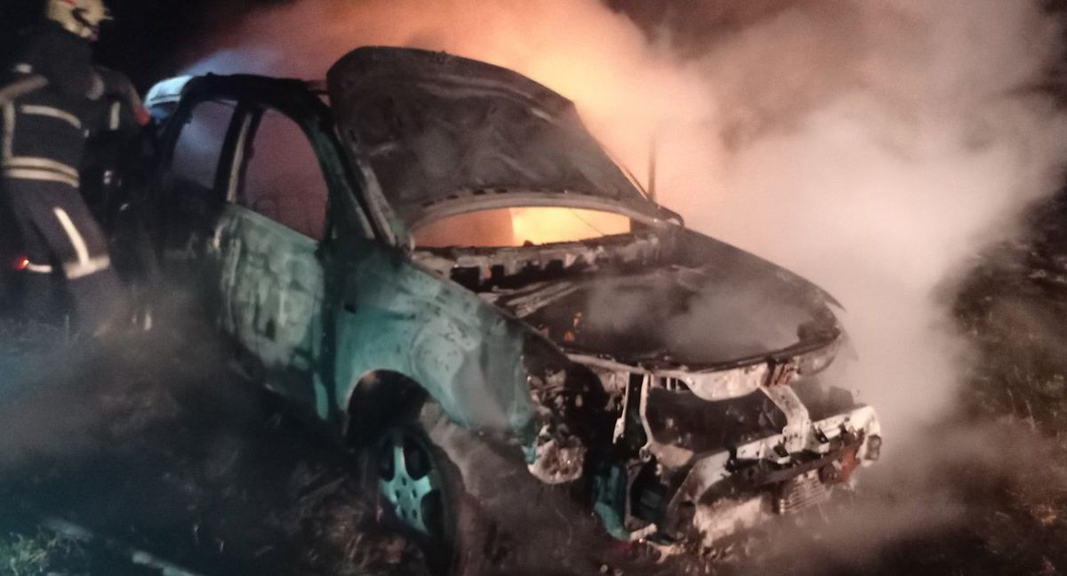 На Львівщині вщент згорів кросовер Mitsubishi Outlander