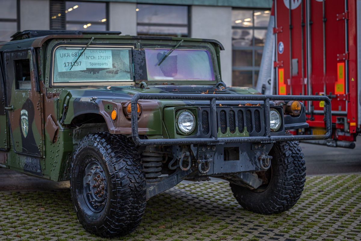 Люксембург передасть Україні позашляховики Humvee