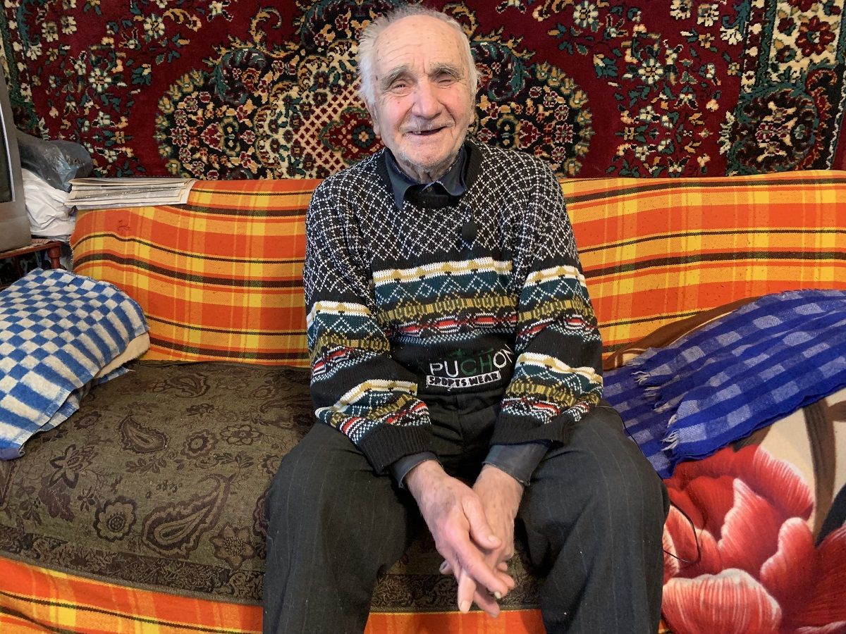 Пенсіонер з Буковини отримав орден від Зеленського за велику пожертву на ЗСУ