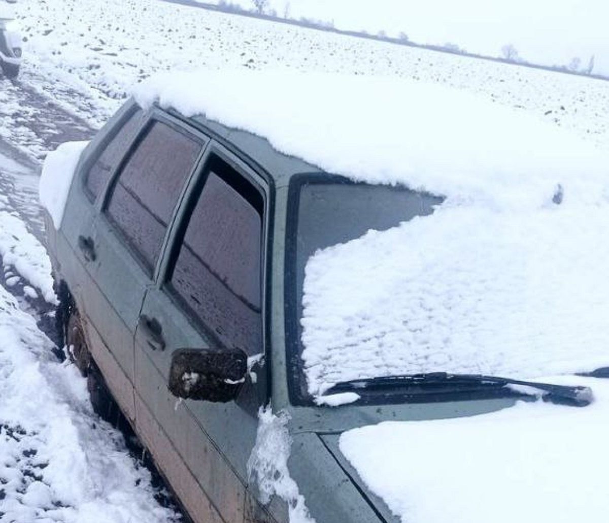 Мешканець Рівненщини викликав поліцію, щоб знайти загублене у полі авто