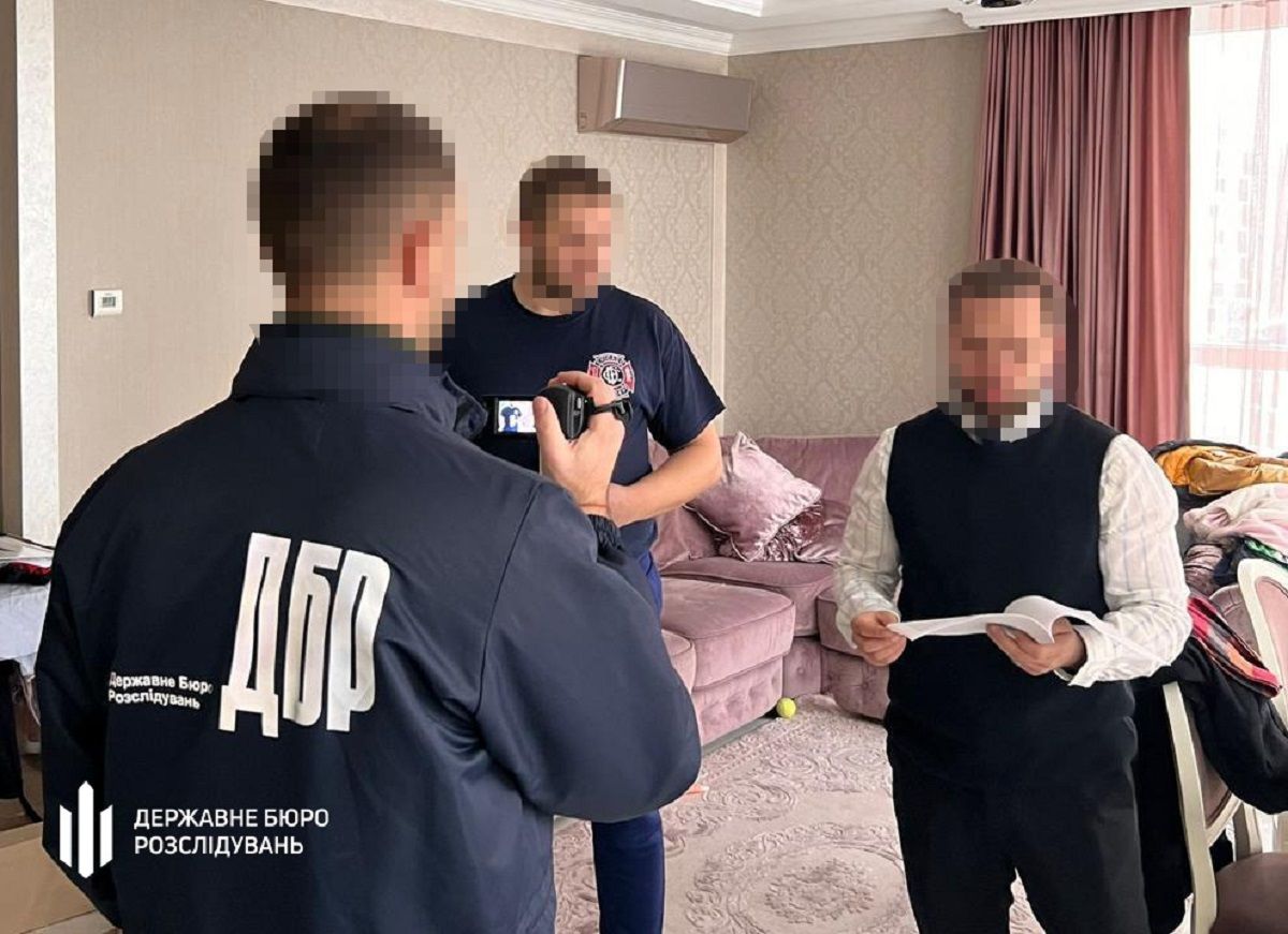 Львівським митникам повідомили про підозру у махінаціях із розмитненням авто